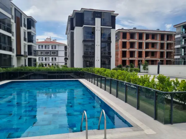 ÇORLU| EVEREST LİFE 1 SİTESİNDE KİRALIK SIFIR 1+1 BAHÇE KATI DAİRE