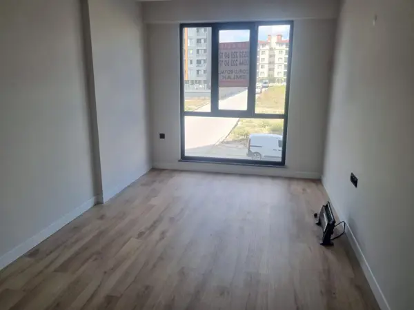 ÇORLU ROYAL EMLAK'TAN UYSAL GARDENiYA REZİDANSTA KİRALIK 1+1  DAİRE fotoğraf 2