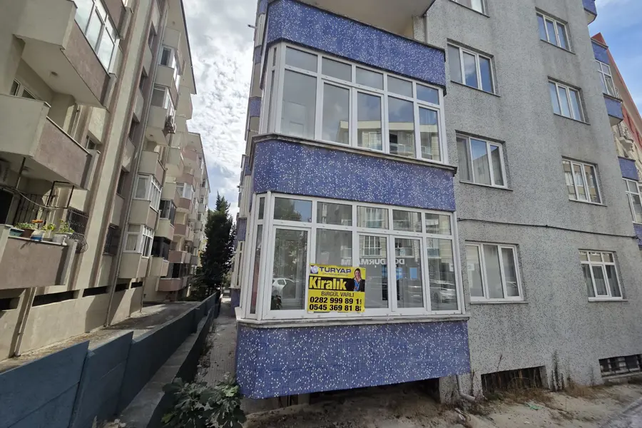 MUHİTTİN MAH EŞYALI KİRALIK DAİRE 3+1 fotoğraf 1