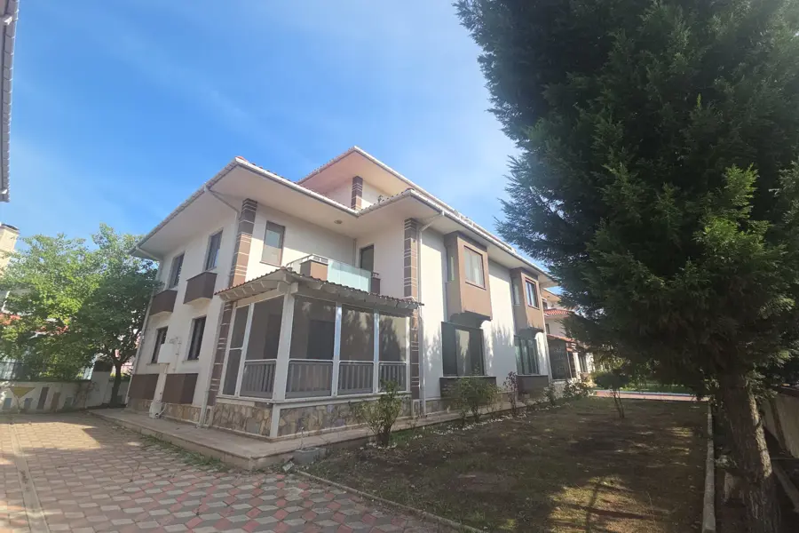 HÜRRİYET MAH. KİRALIK VİLLA