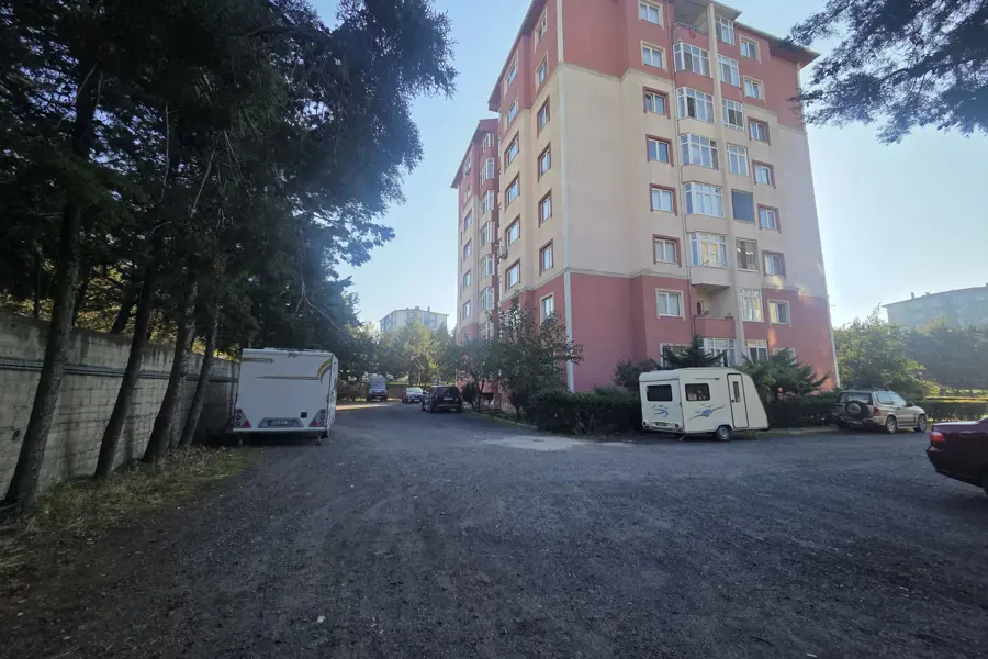 BELEDİYE KONUTLARI AYDEDE SİTESİNDE KİRALIK DAİRE fotoğraf 6