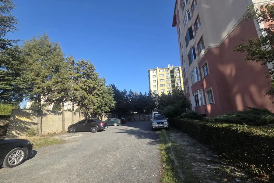 BELEDİYE KONUTLARI AYDEDE SİTESİNDE KİRALIK DAİRE fotoğraf 3