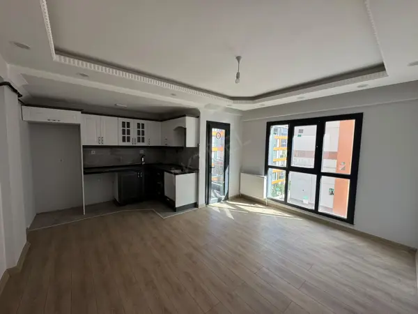 HÜRRİYET MAHALLESİNDE SATILIK SIFIR İSKANLI 1+1 DAİRE fotoğraf 2