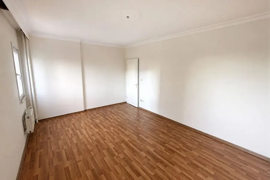 EMLAK KONUTLARI 1. KISIMDA 3.KAT NET 140 m² MASRAFSIZ 3+1 KİRALIK DAİRE fotoğraf 7